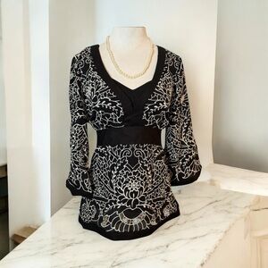 NWT ECI NEW YORK BLACK WHITE EMBROIDERED MESH TUNIC BLOUSE SIZE 8